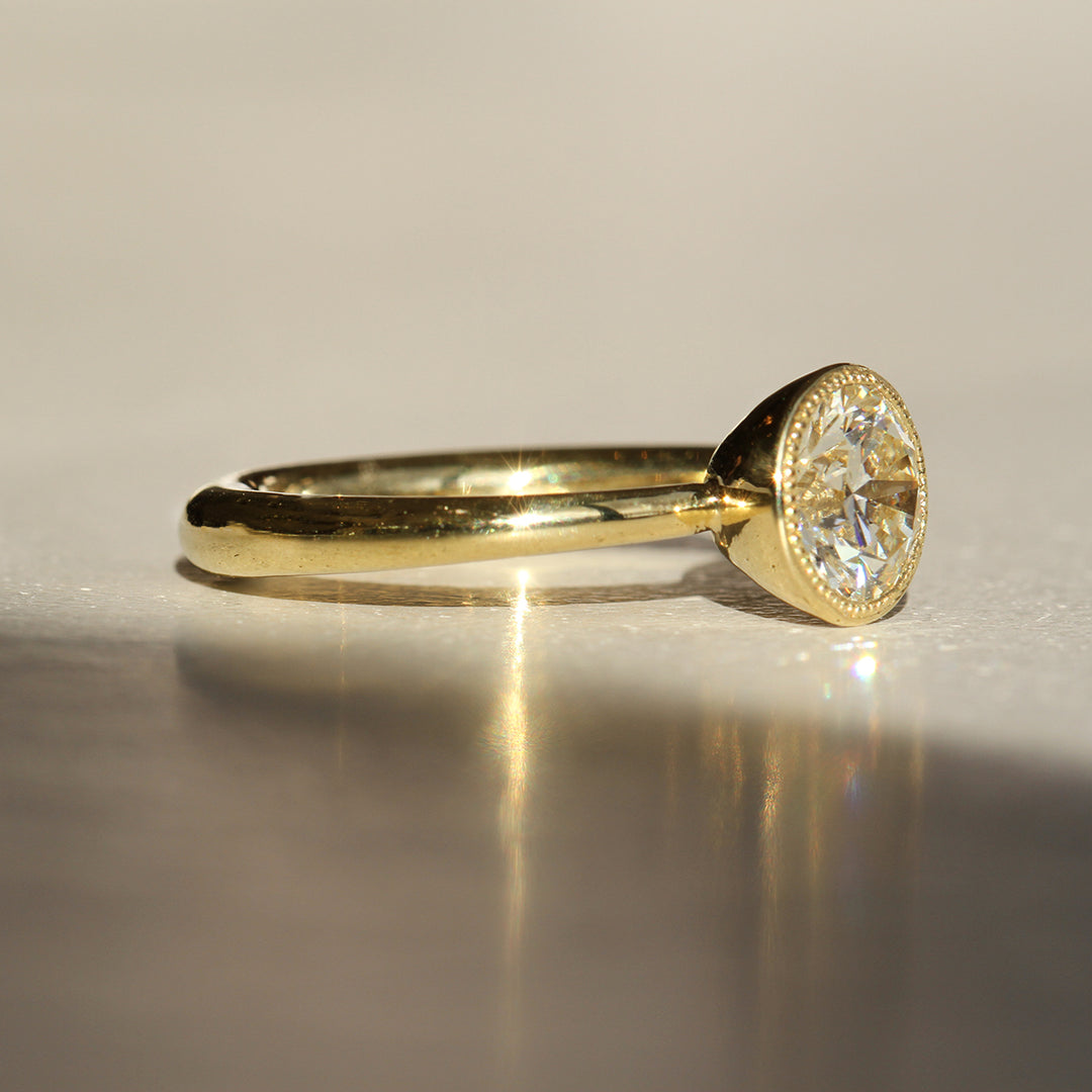 Tulip Bezel - Milgrain Round Solitaire
