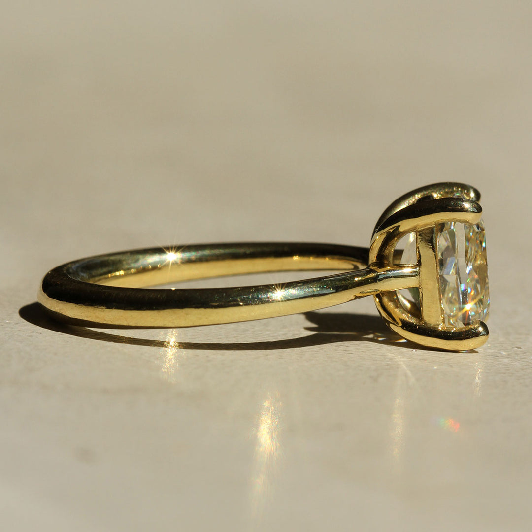 Iris - Cushion Solitaire