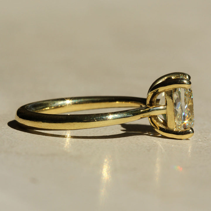 Iris - Cushion Solitaire