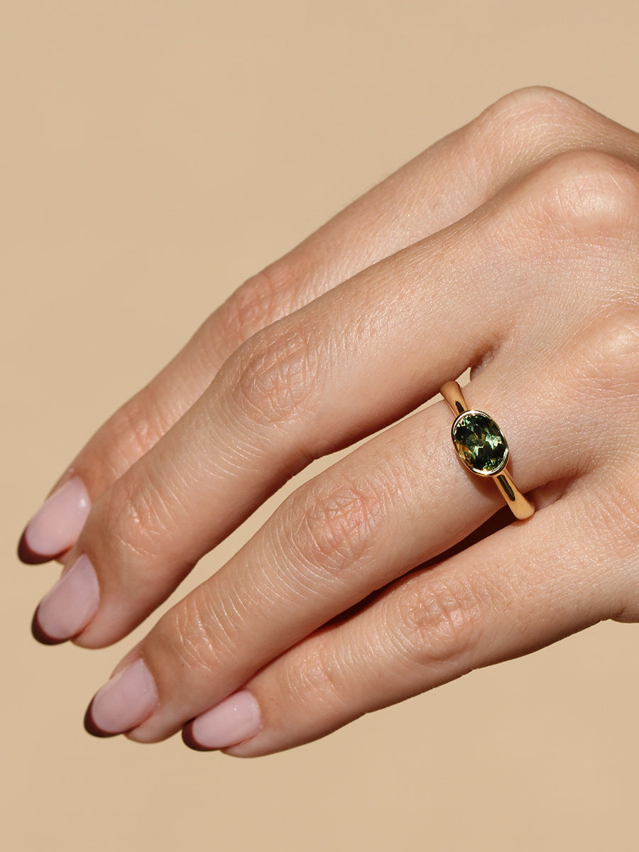 Poppy Bezel - Green Sapphire Lofted Solitaire