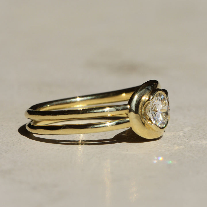 Loop Ring - Three-Stone