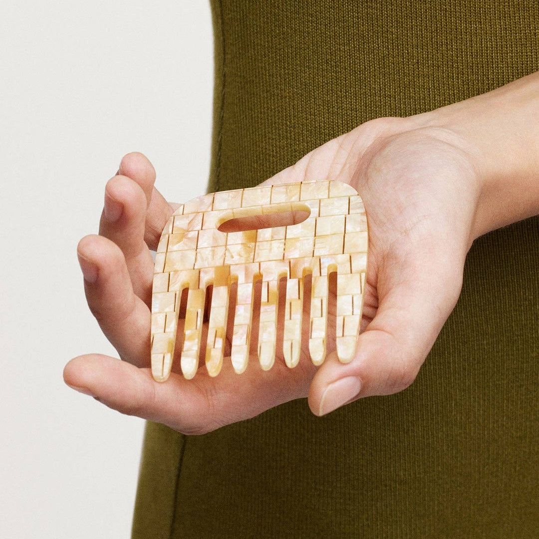 No. 4 Comb in Sand Shell
