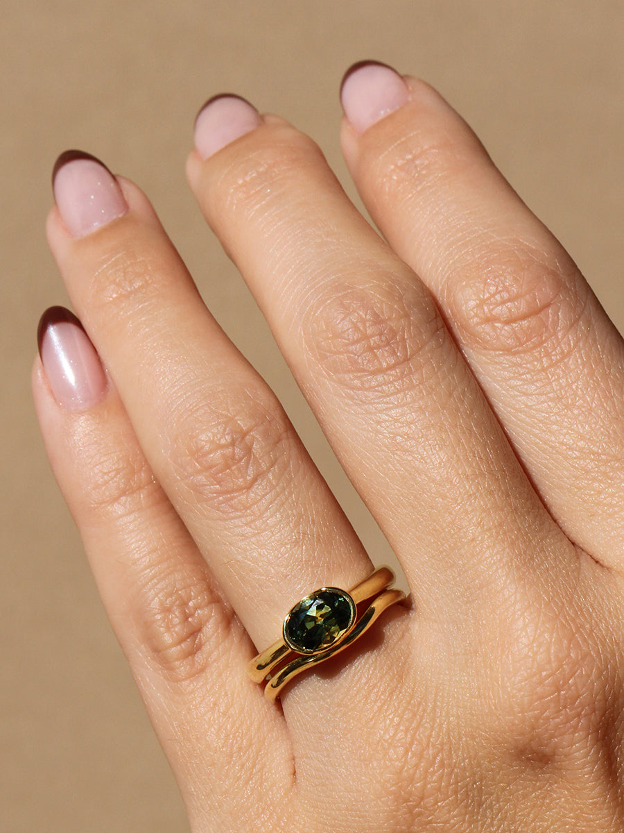 Poppy Bezel - Green Sapphire Lofted Solitaire