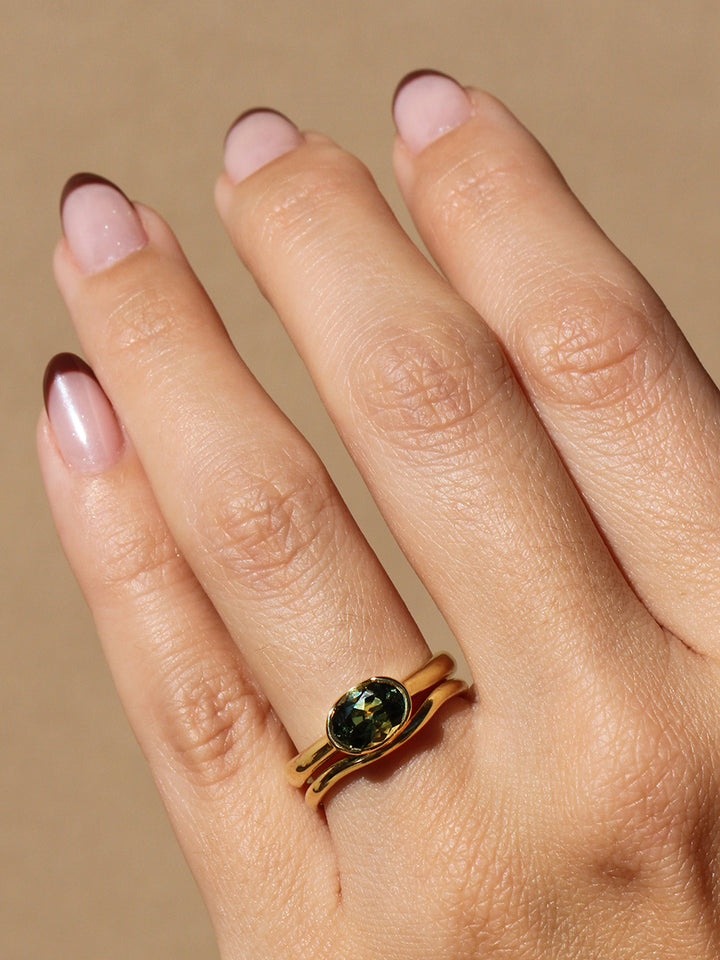 Poppy Bezel - Green Sapphire Lofted Solitaire