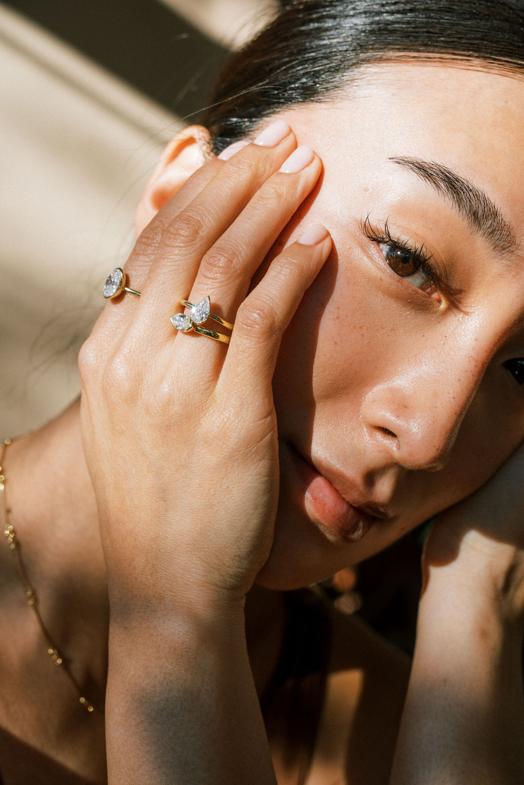 Poppy Bezel - Pear Solitaire