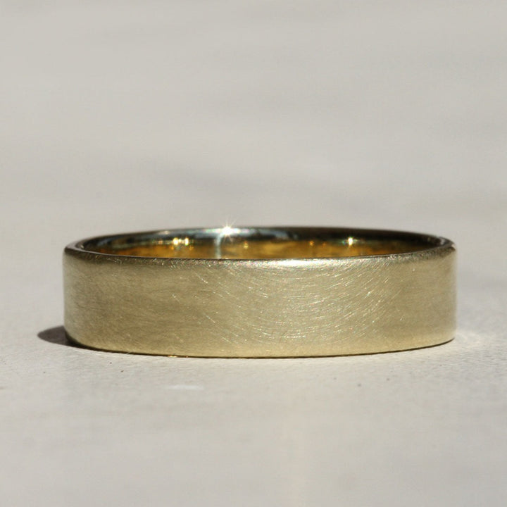 Wide Flat Band