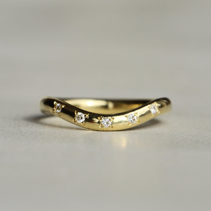 Curved Sprinkle Diamond Band