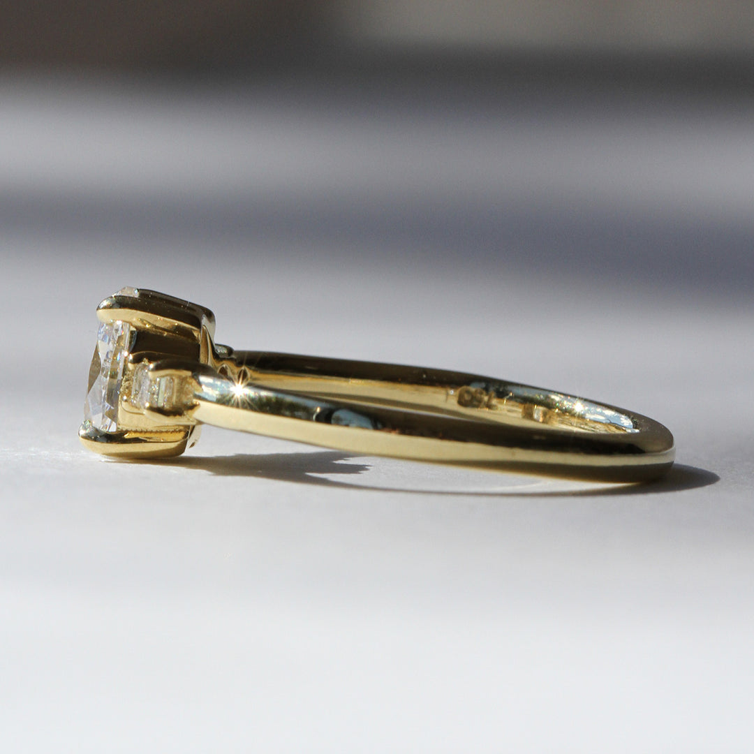 Composition Ring - Oval