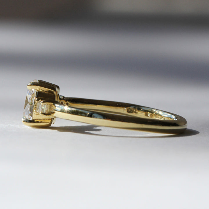 Composition Ring - Oval