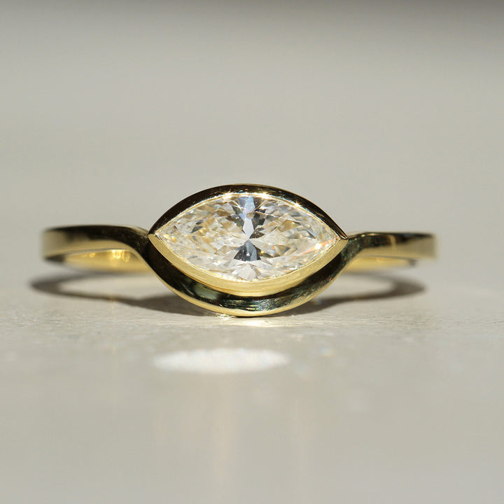 Arch - Marquise Solitaire