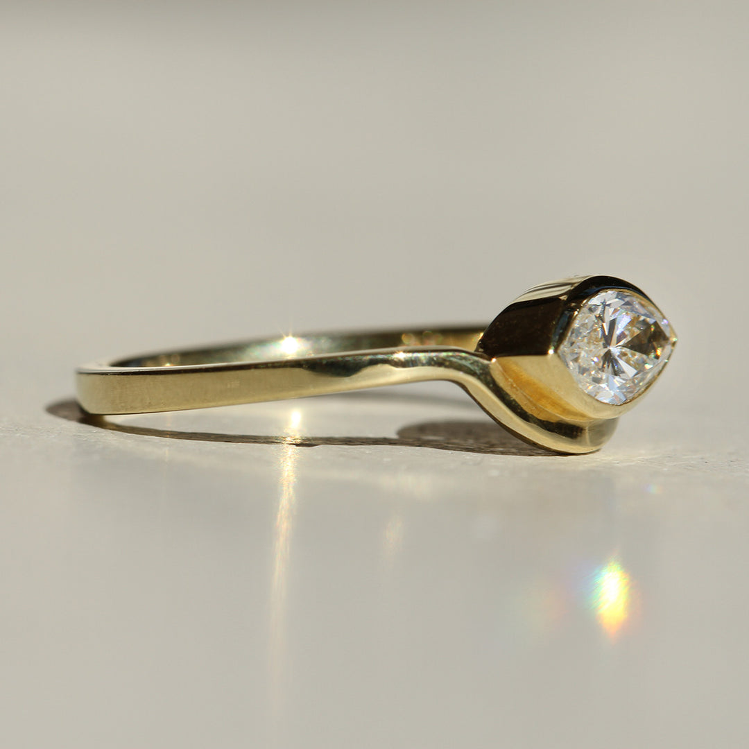 Arch - Marquise Solitaire