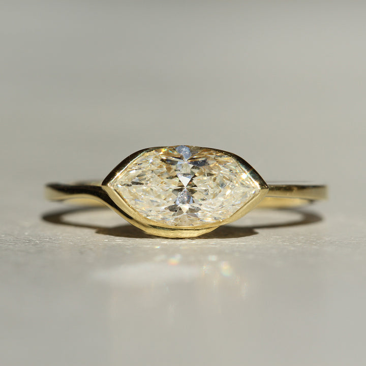 Wave - Marquise Solitaire
