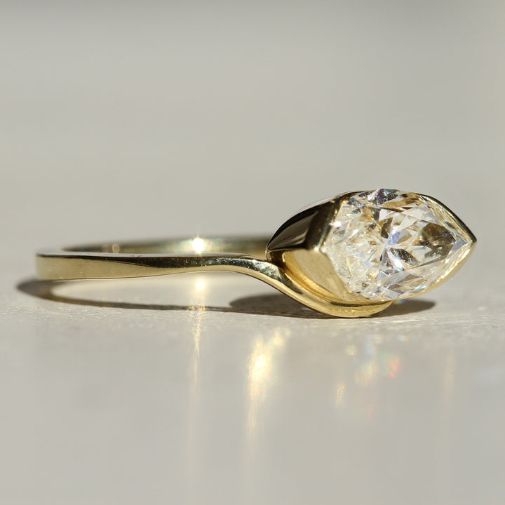 Wave - Marquise Solitaire