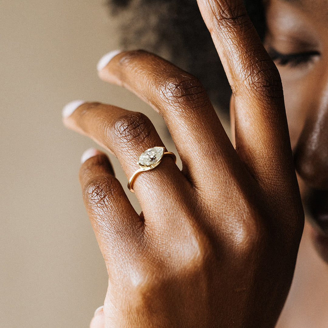 Wave - Marquise Solitaire